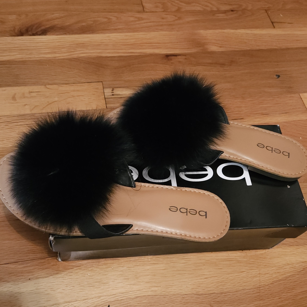 Bebe Women's Black Fluffy Slippers